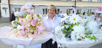 Как мы готовились к Празднику цветов на День города. Как мы готовились к Празднику цветов на День города.